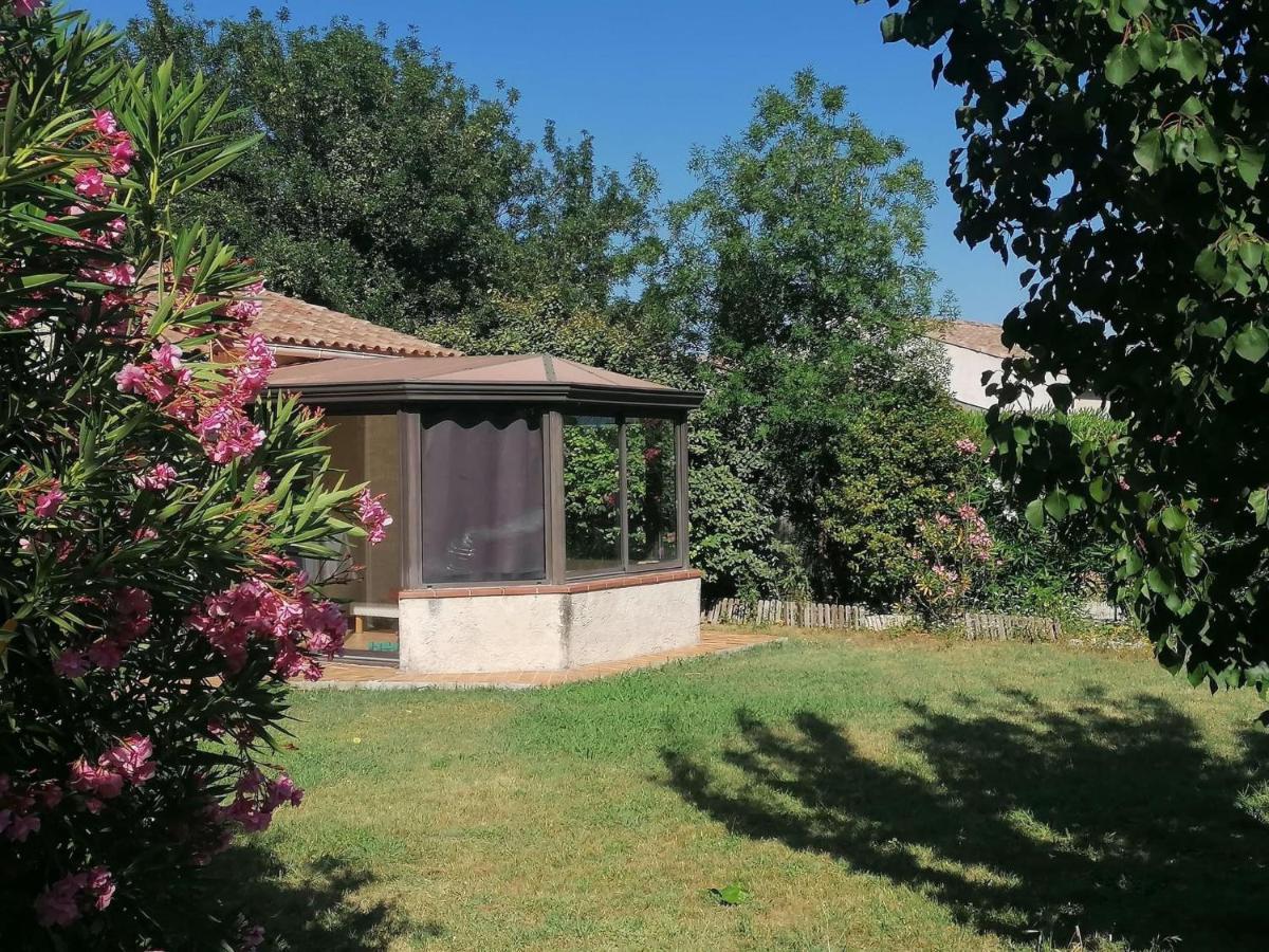 Villa Madison Sollies Pont Bagian luar foto